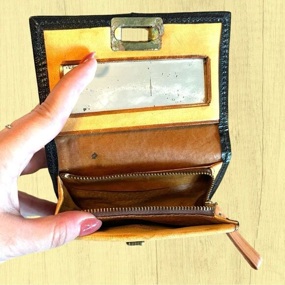 70s vintage tooled leather wallet - Picture 3 of 7